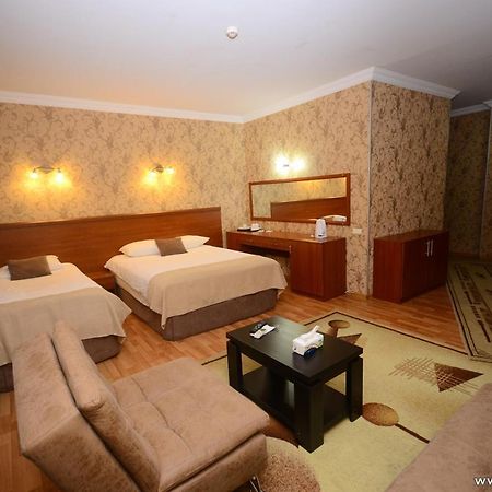 Hotel Istanbul Batoemi Buitenkant foto