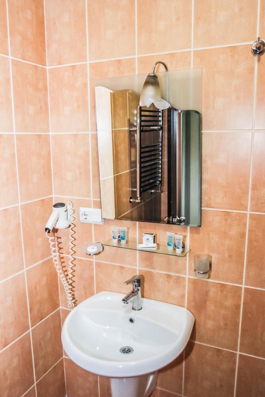 Hotel Istanbul Batoemi Buitenkant foto