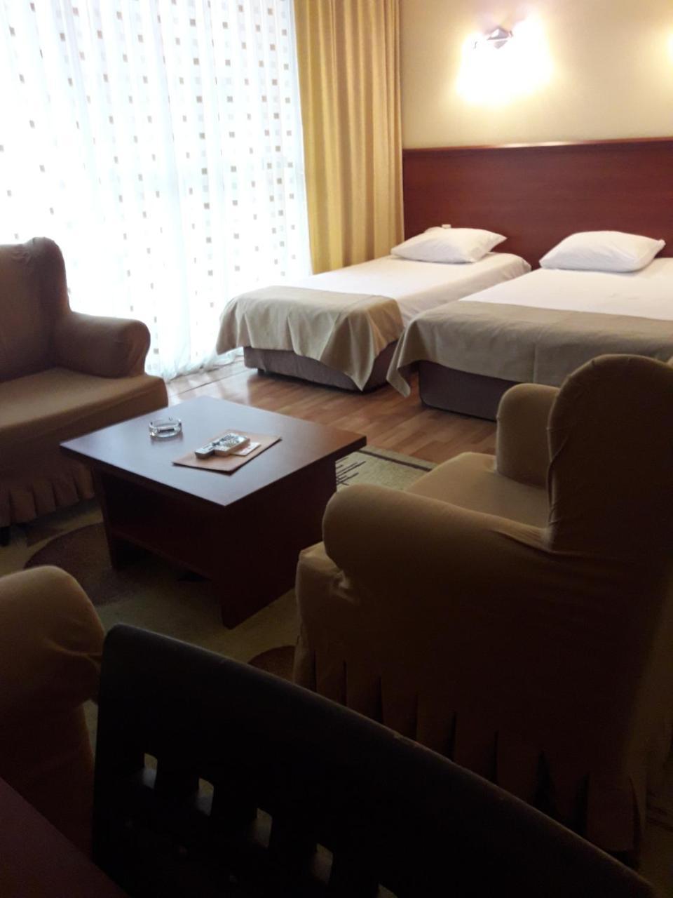 Hotel Istanbul Batoemi Buitenkant foto