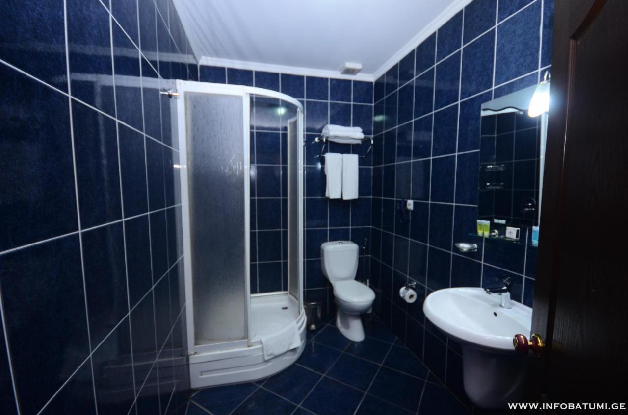 Hotel Istanbul Batoemi Buitenkant foto