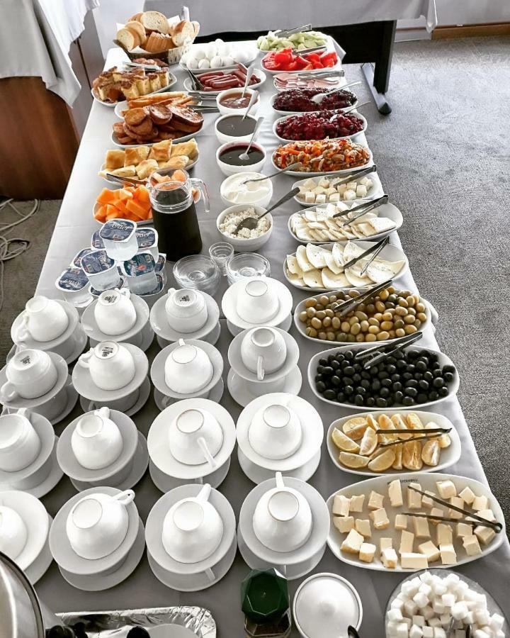 Hotel Istanbul Batoemi Buitenkant foto
